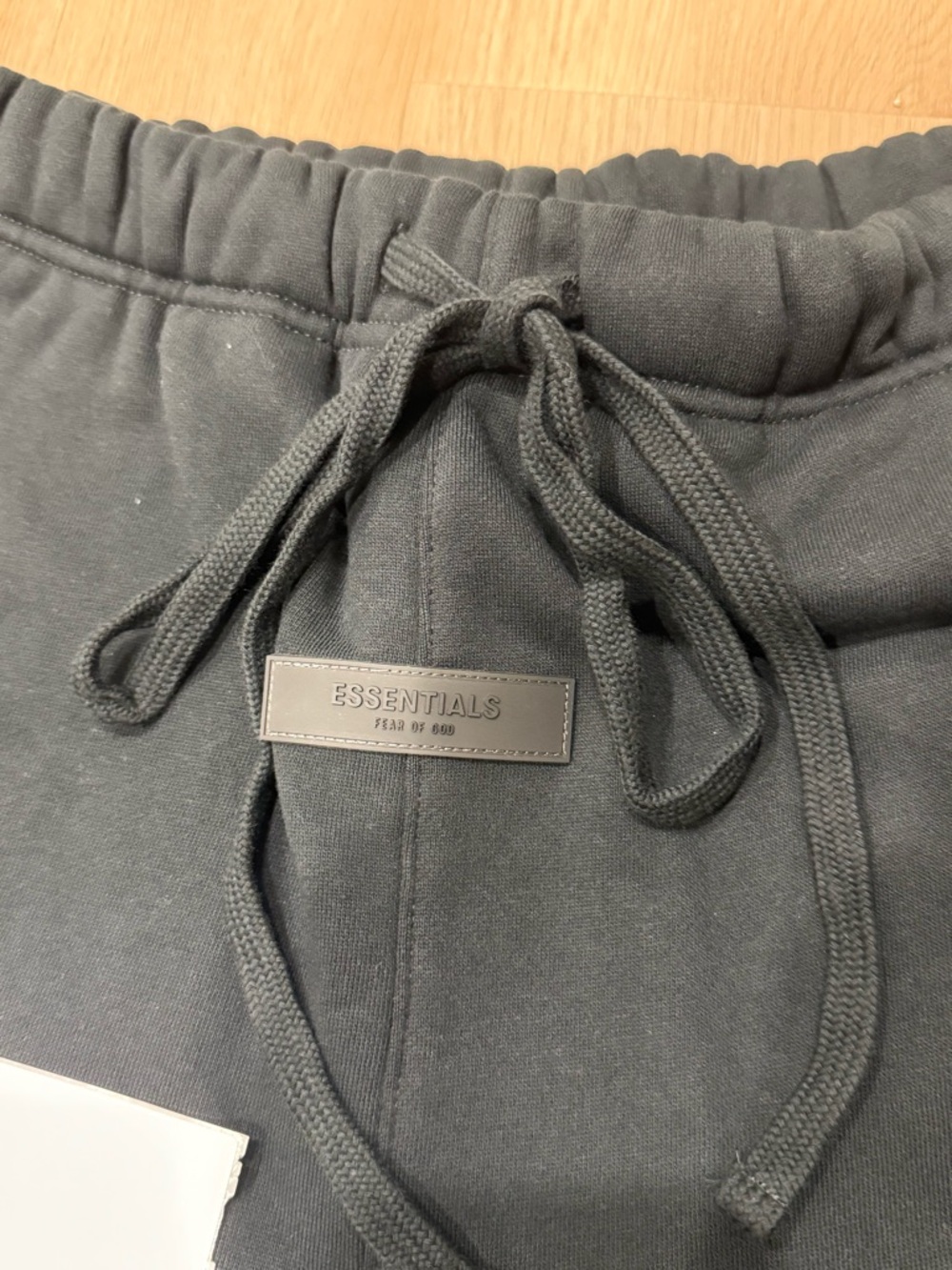 Fear of God Essentials Stretch Limo Sweat Shorts - Picture 3 of 4